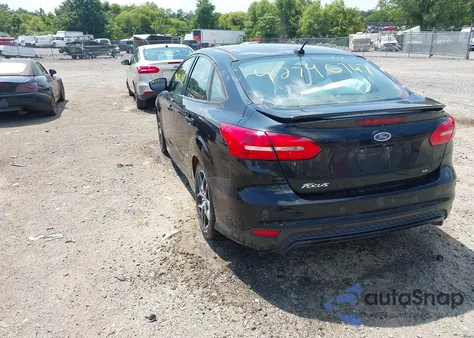 2015 Ford Focus Se z USA, uszkodzony, nr VIN 1FADP3F22FL272862